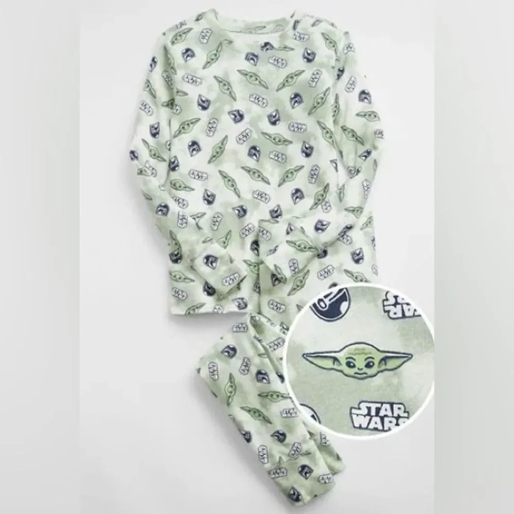 GAP Kids Long Sleeve Star Wars Yoda Print Organic Cotton Pajama Set. PJs. 4. 4T.